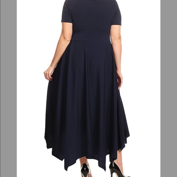 Plus size maxi dress - Picture 2 of 3